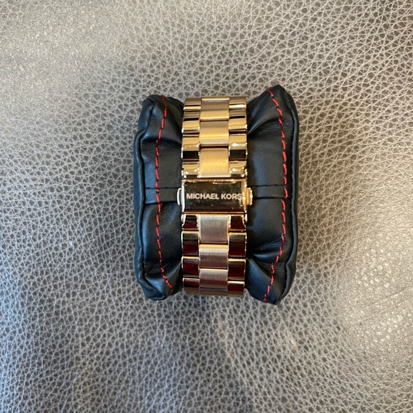 Michael Kors Watch - Picture 2 of 5